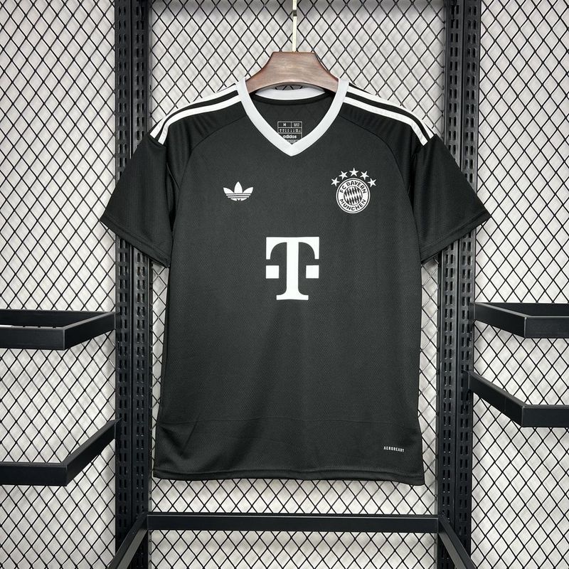 Jersey Bayern of Munique Training 24/25 Preta
