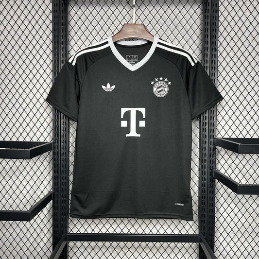 Jersey Bayern of Munique Training 24/25 Preta