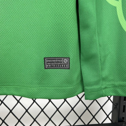 Paris Saint-Germain 2025/26 Green goalkeeper Long Sleeve Jersey