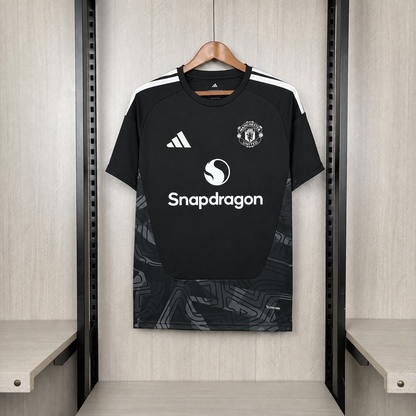 Manchester United Goalkeeper 2026/27 Fan Version Jersey