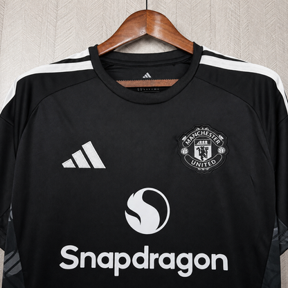 Manchester United Goalkeeper 2026/27 Fan Version Jersey