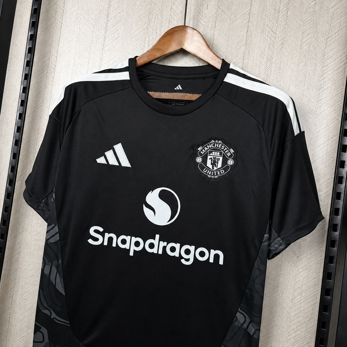 Manchester United Goalkeeper 2026/27 Fan Version Jersey