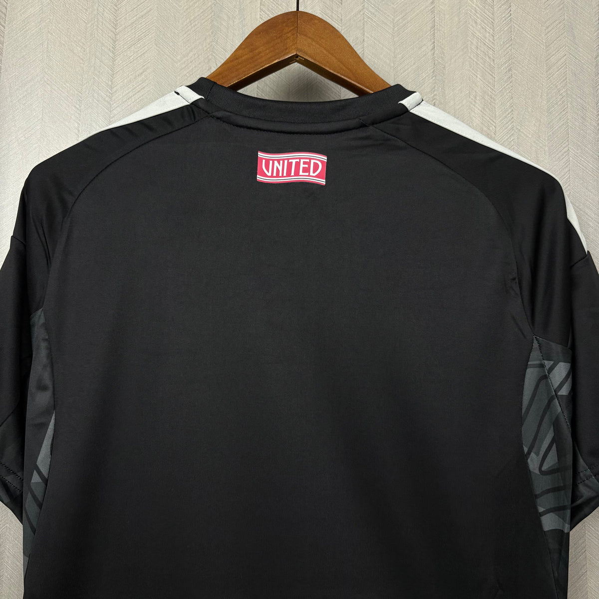 Manchester United Goalkeeper 2026/27 Fan Version Jersey