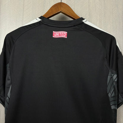 Manchester United Goalkeeper 2026/27 Fan Version Jersey