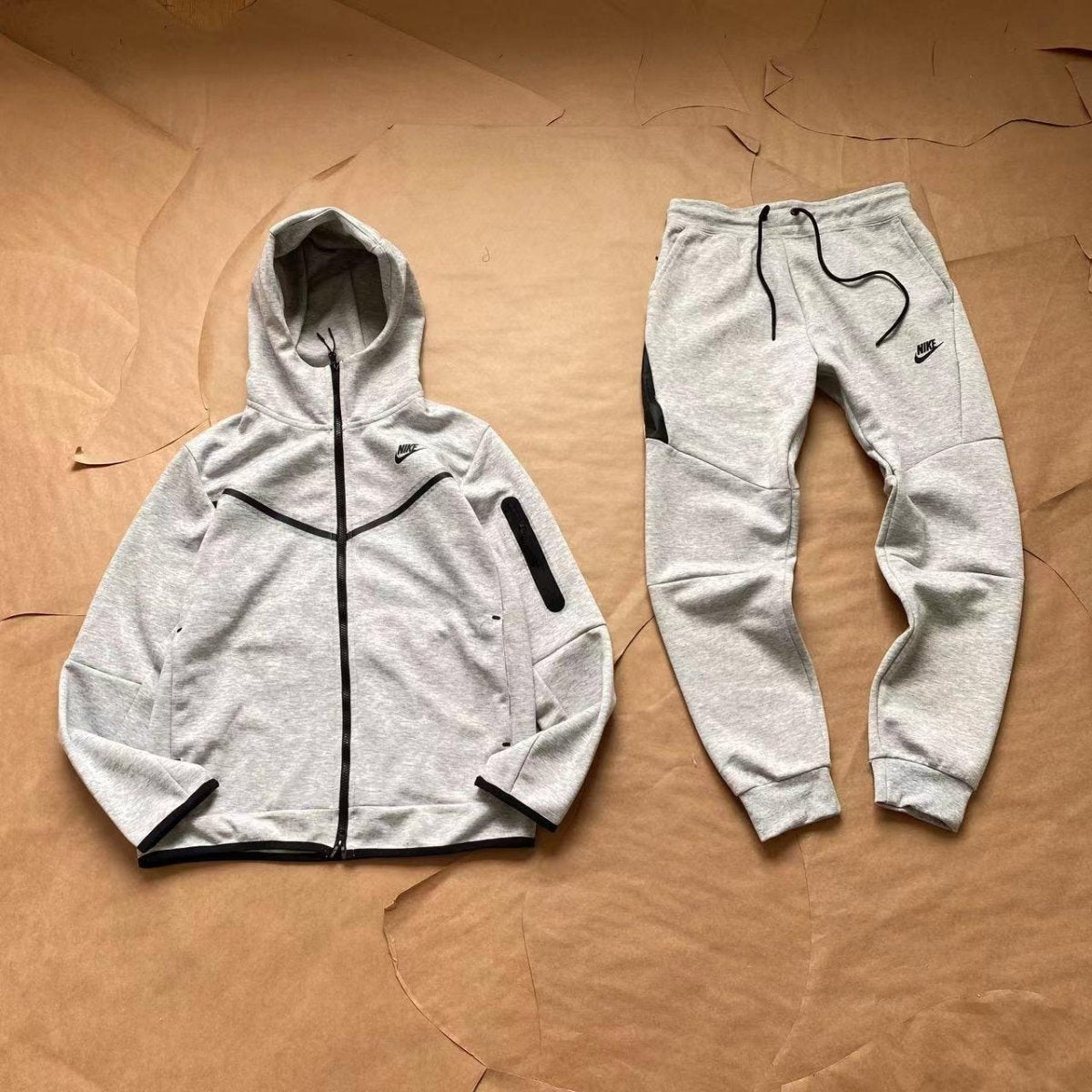Kit Tech Fleece Nike - Cinza
